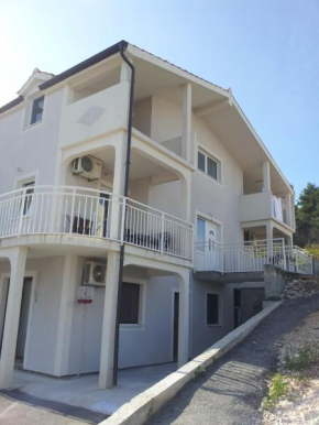 Отель Apartments Holiday Gavric  Трогир